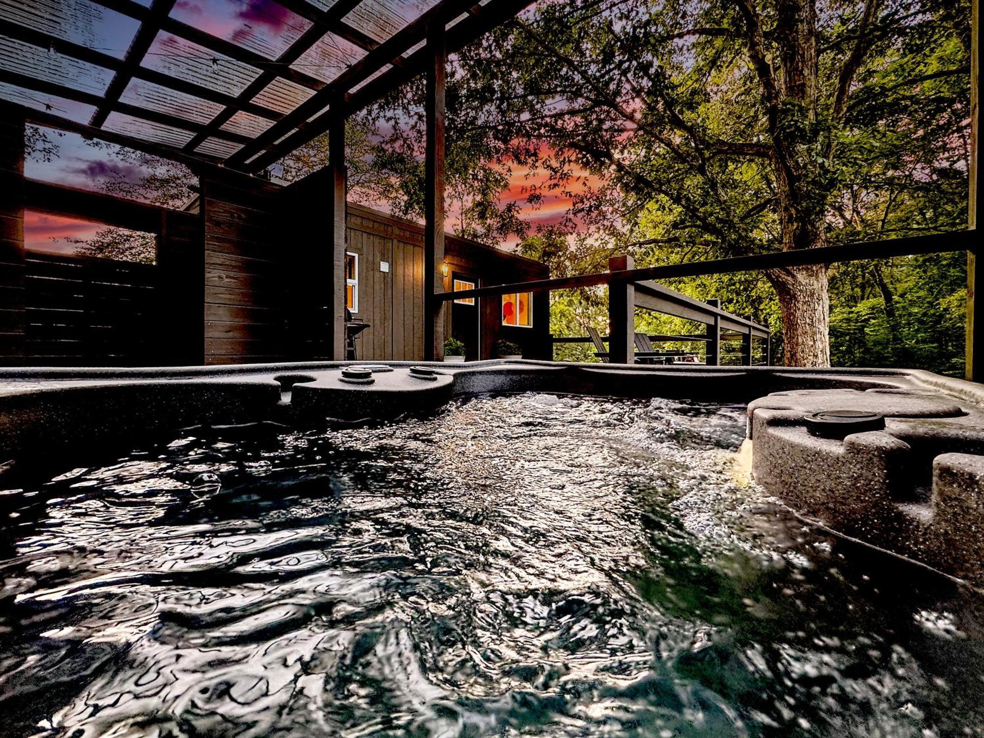 Couples Retreat: King Bed:Hot Tub:Firepit & More Blue Ridge Εξωτερικό φωτογραφία